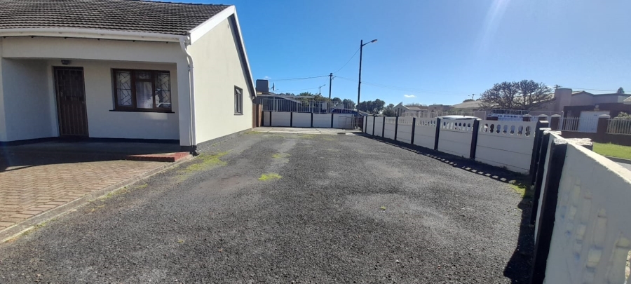 3 Bedroom Property for Sale in Maitland Western Cape